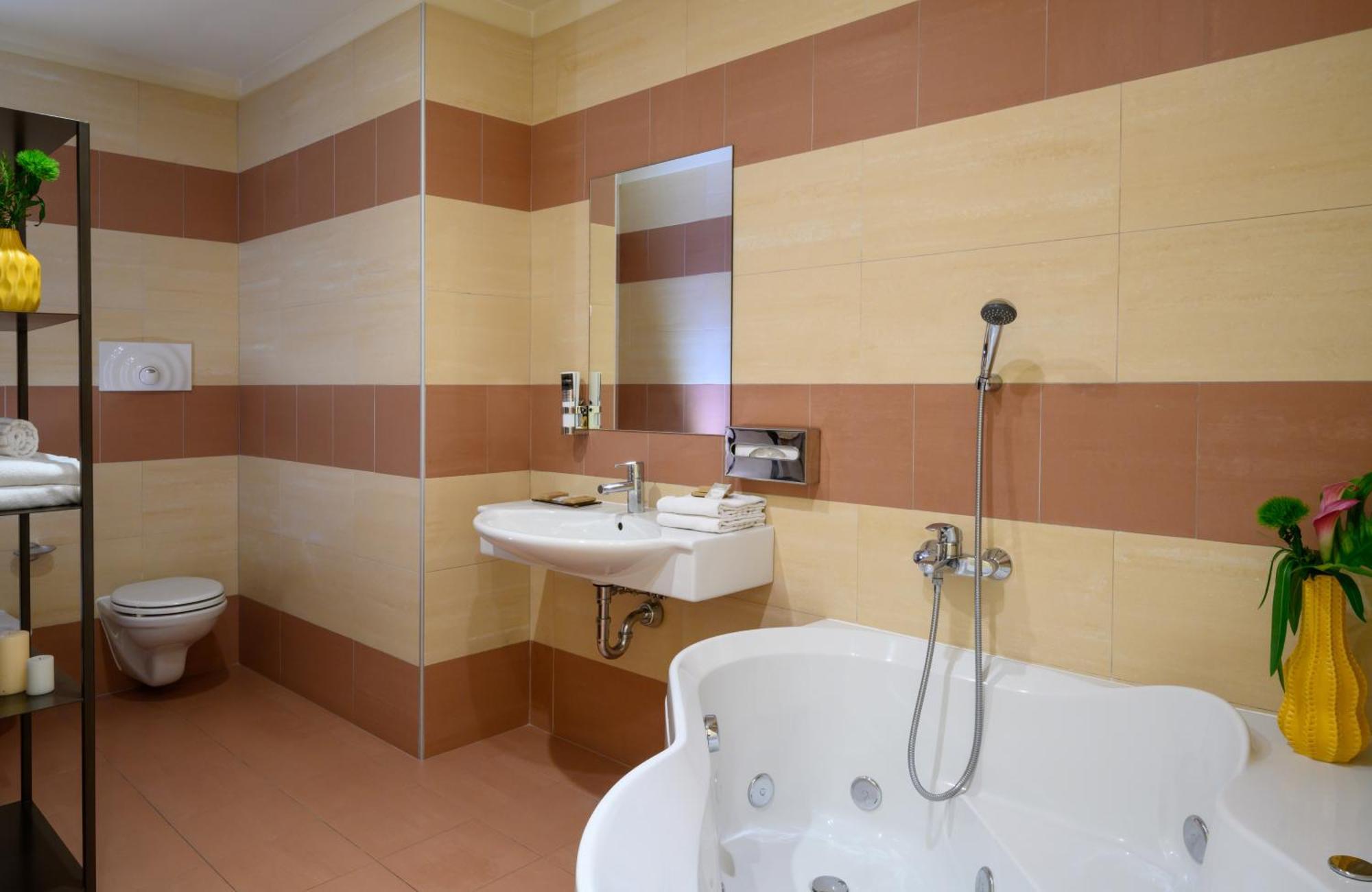 Leonardo Hotel Lago Di Garda - Wellness And Spa Lazise Dış mekan fotoğraf