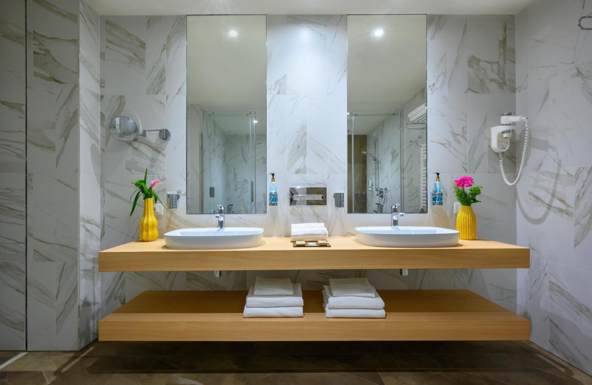 Leonardo Hotel Lago Di Garda - Wellness And Spa Lazise Dış mekan fotoğraf