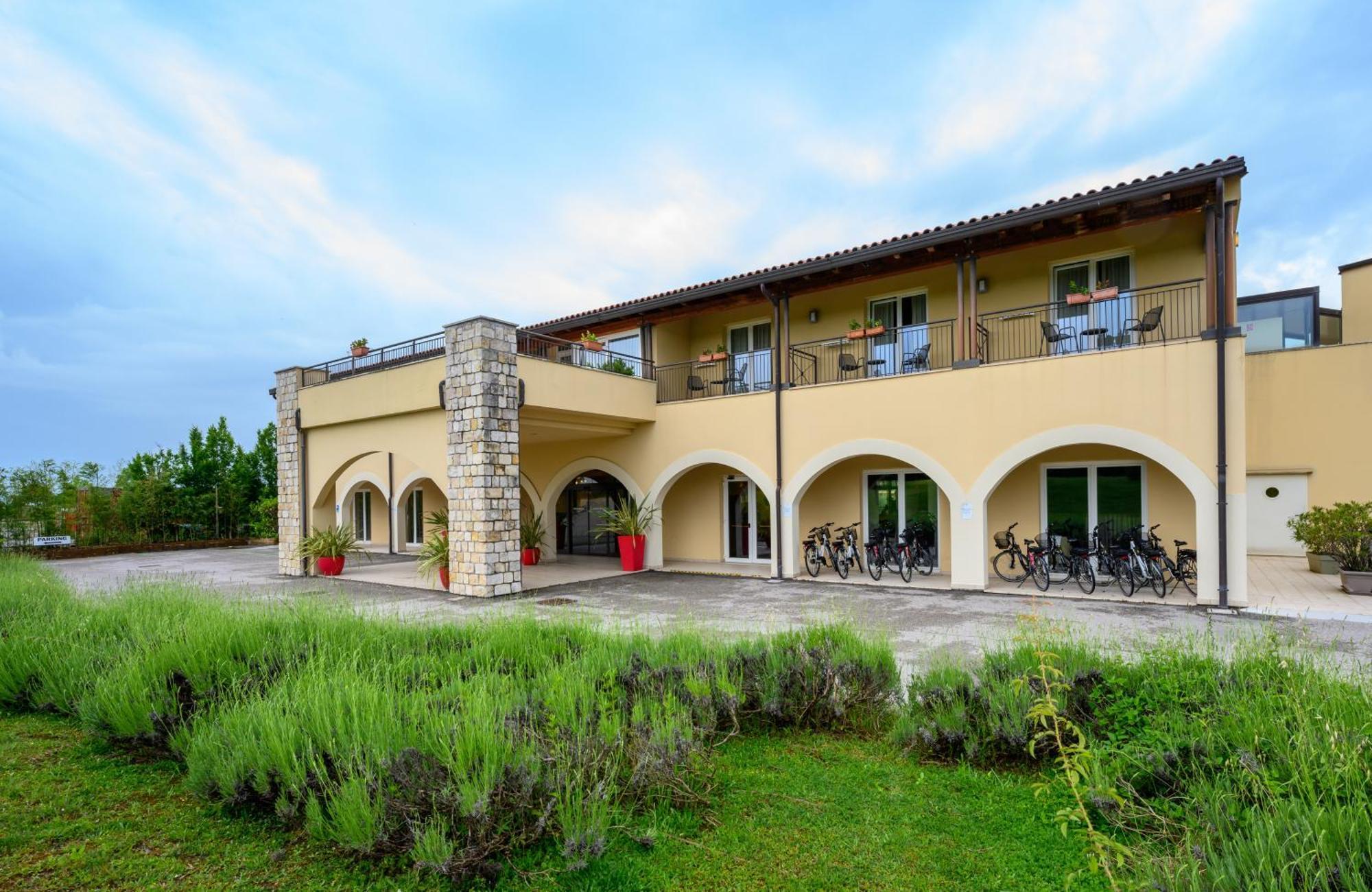 Leonardo Hotel Lago Di Garda - Wellness And Spa Lazise Dış mekan fotoğraf